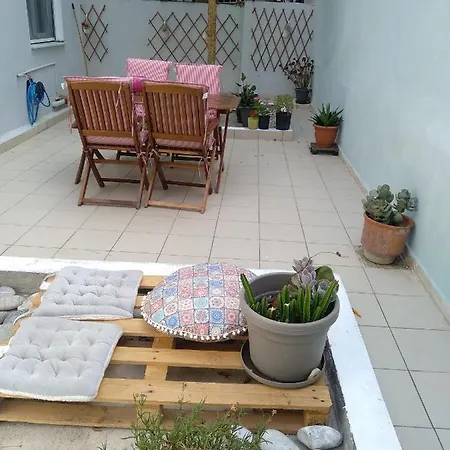 Pomegranate Apartment Iraklion Buitenkant foto